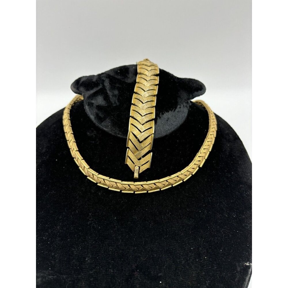 Crown Trifari Chevron Necklace Bracelet Vintage Etched Textured Signed Demi-Paru